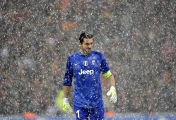 2500万超值4万球迷骂声中，新援6次神扑拯救巴萨！弑旧主获MVP