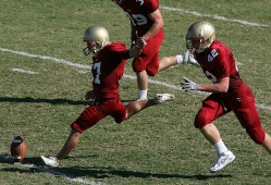 TA：皇马希望出售阿拉巴和门迪，但他们都没有表现出愿意离队_1