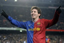 RMC：巴黎在谨慎推进引入德罗，力求维护与巴萨的关系