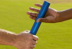 姚明去美国是真的吗，姚明在美国呆了几年？